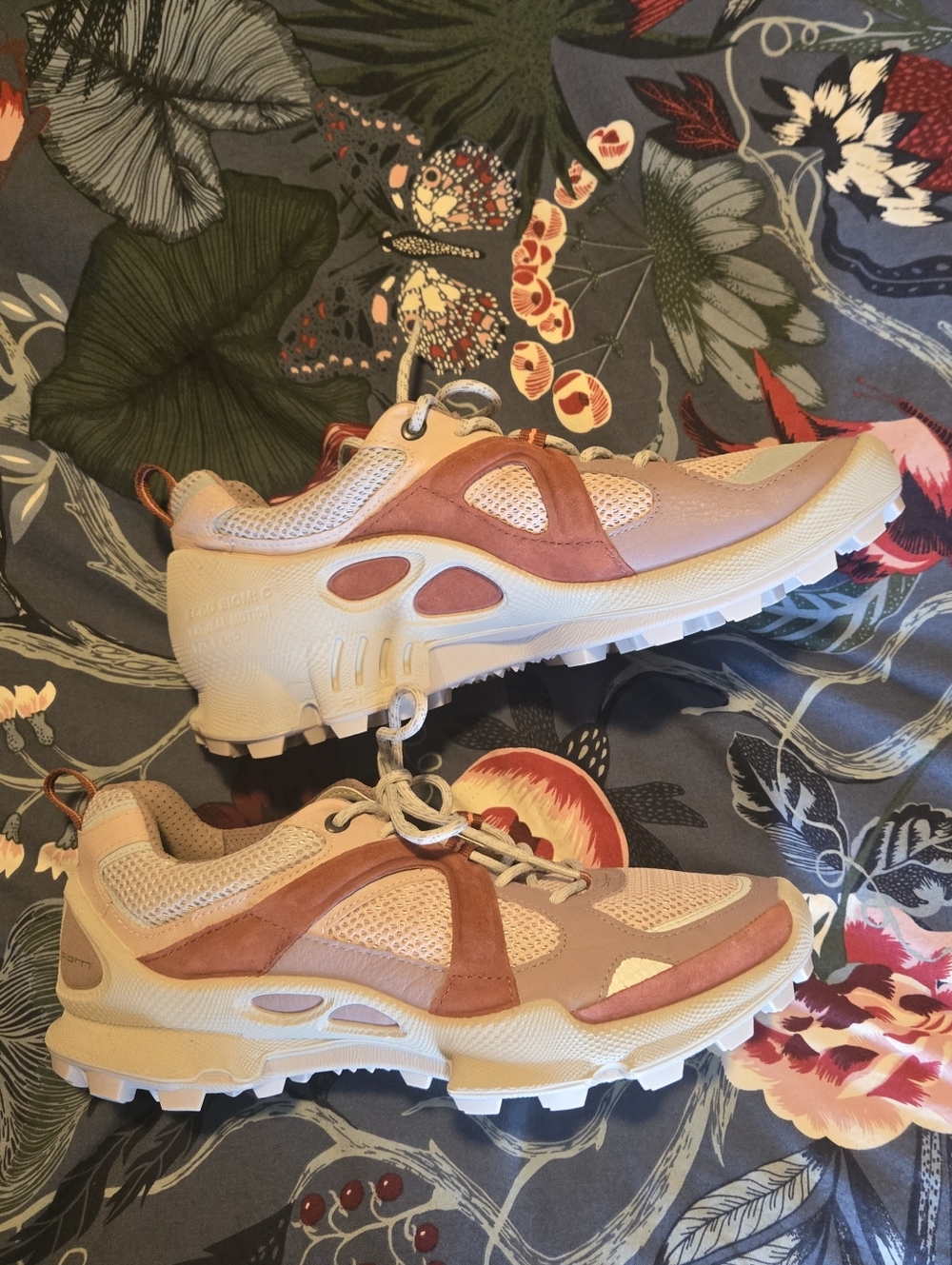 Ecco Pink and Cream Trail Hiking Sneakers 10/10.5 Brand New